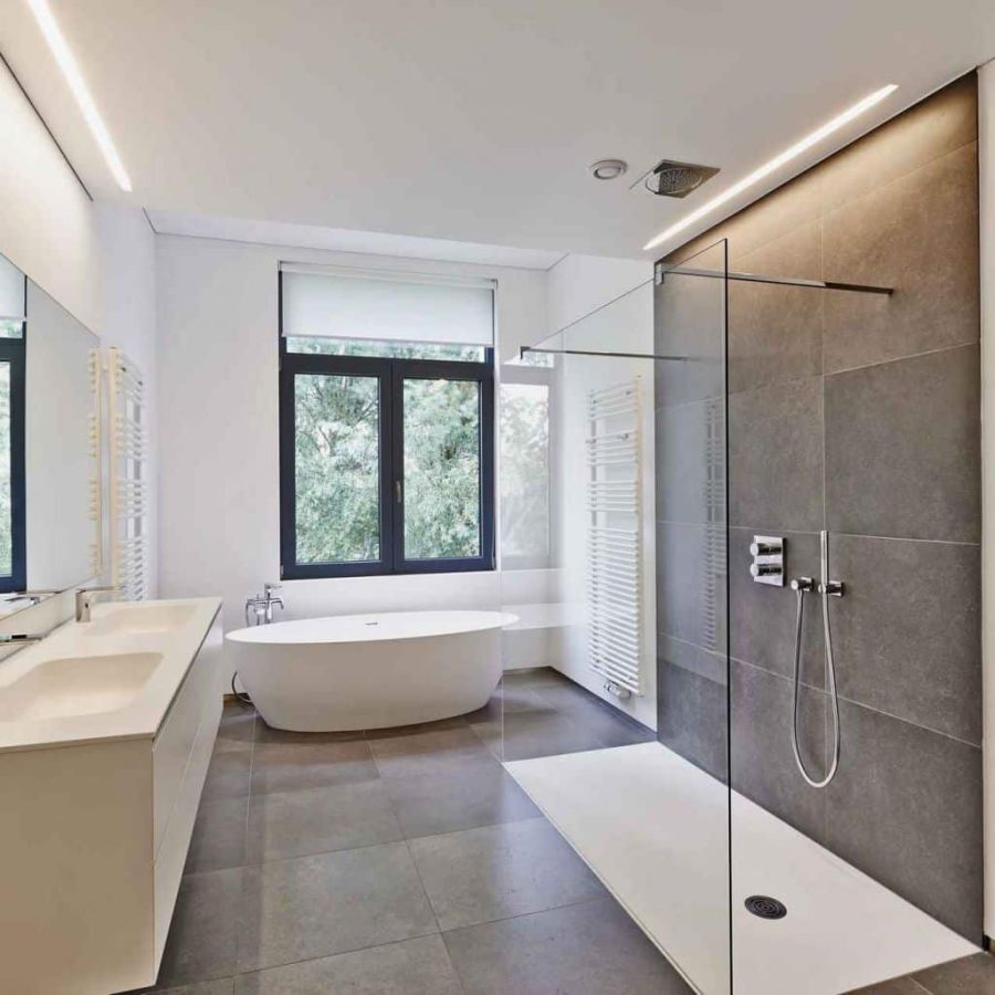 Modern bathroom with windows	