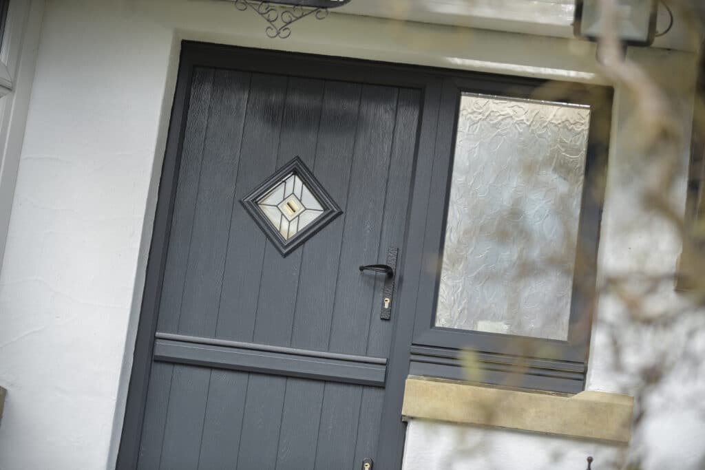 Solidor Flint 1 Stable door with Square Butterscotch glass
