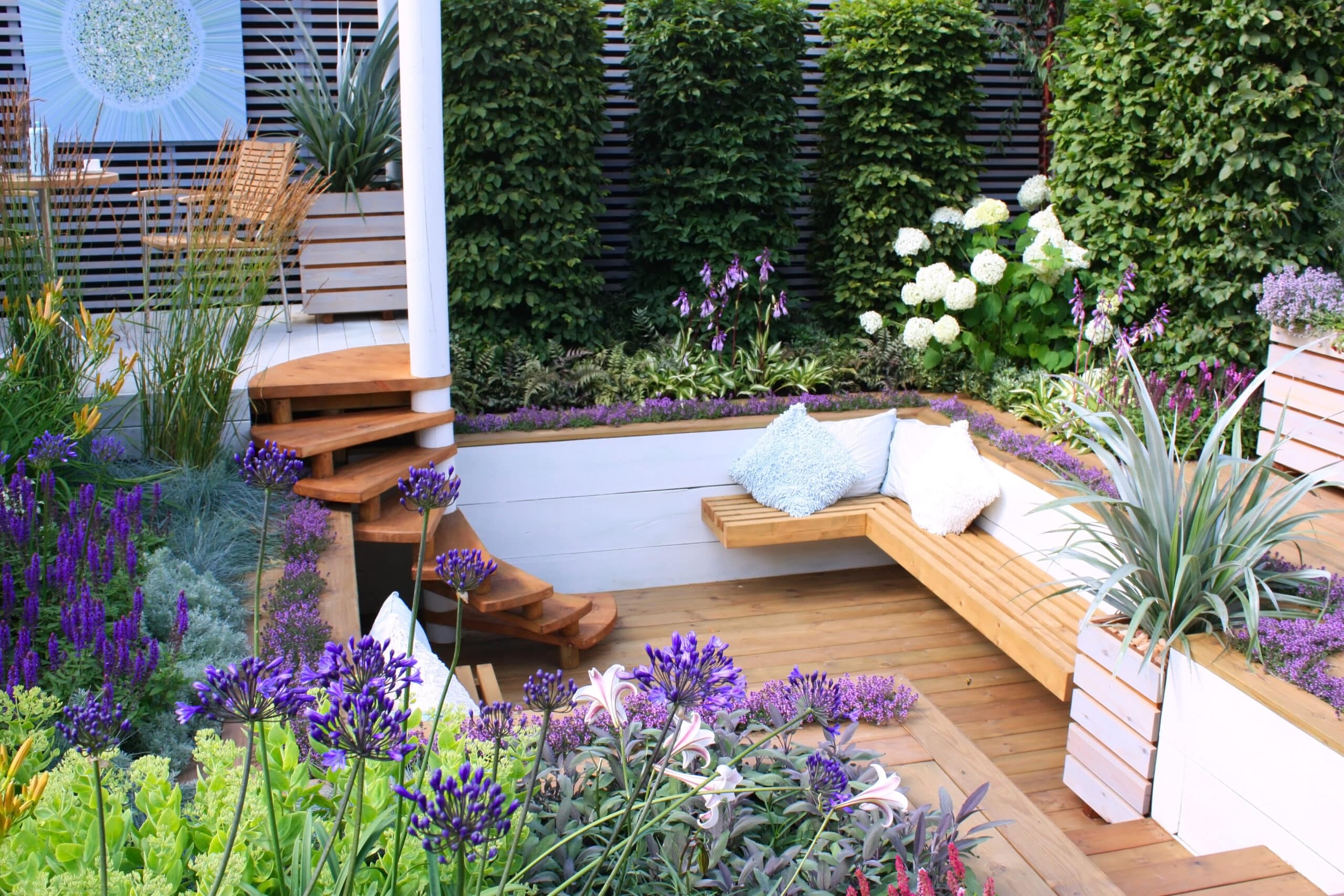 Quirky garden patio